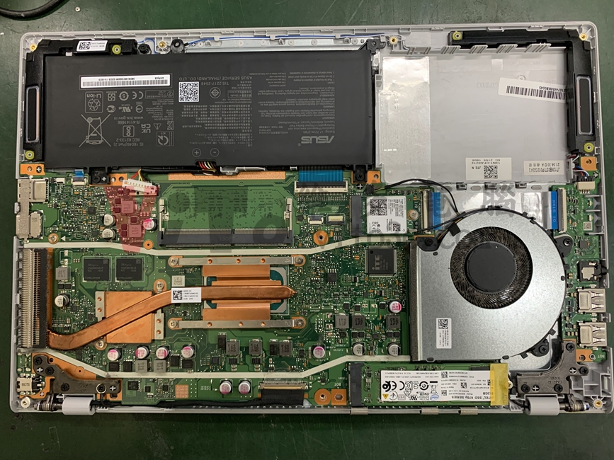 ASUS VivoBook X415 不過電、開機後突然斷電無法開機成功、主機板維修案例 ASUS X415 拆機後的內部結構