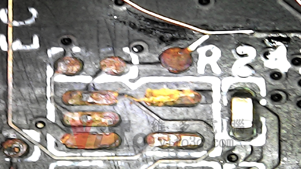 MSI GV62 8RC 無法開機、不過電、主機板進水嚴重鏽蝕維修案例 MSI GV62 主機板顯微鏡下的鏽蝕情況1