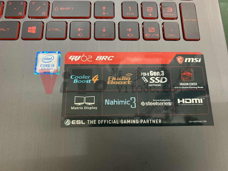 MSI GV62 8RC 無法開機、不過電、主機板進水嚴重鏽蝕維修案例 MSI GV62 8RC 正面型號與序號標籤
