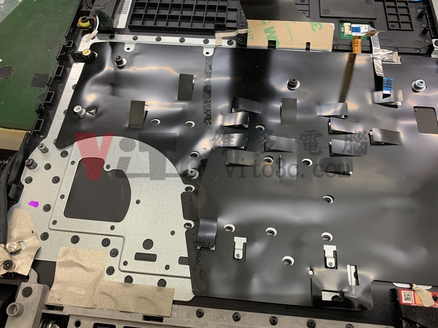 ROG G531G 不過電、無法開機、筆電進水、主機板CPU維修案例 ROG G531G 內部滲入液體