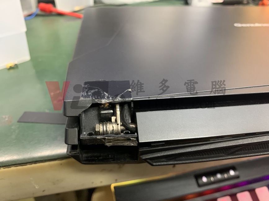 爆殼危機!筆電轉軸為何會斷裂?解析6大關鍵 捷元 KBC15T2DW 轉軸斷裂