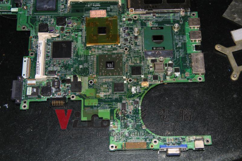 Acer Aspire 1652 WLMi 顯卡破圖線條、開機畫面半邊線條、顯卡故障維修實例 Acer Aspire 1652 清理所有助焊劑(主機板正面)