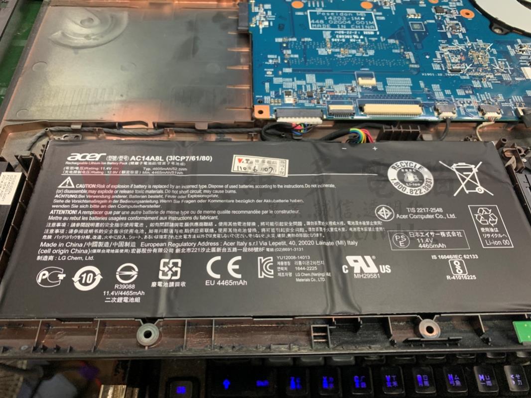 ACER VN7-791G 不過電,使用中突然斷電無法開機,主機板短路不能開機維修實例 VN7-791G 電池更換