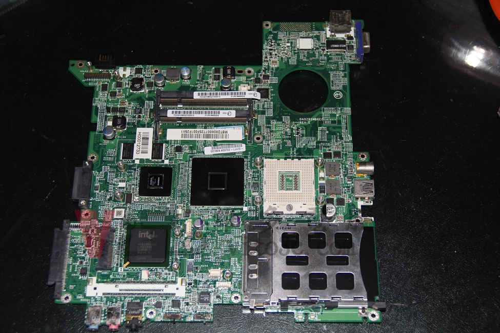 宏碁 ACER ASPIRE 5580 王建民紀念機,開機沒畫面、開機沒反應、顯卡故障維修實例 Acer Aspire 5580 主機板正面