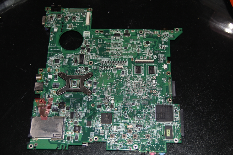 宏碁 ACER ASPIRE 5580 王建民紀念機,開機沒畫面、開機沒反應、顯卡故障維修實例 Acer Aspire 5580 主機板背面