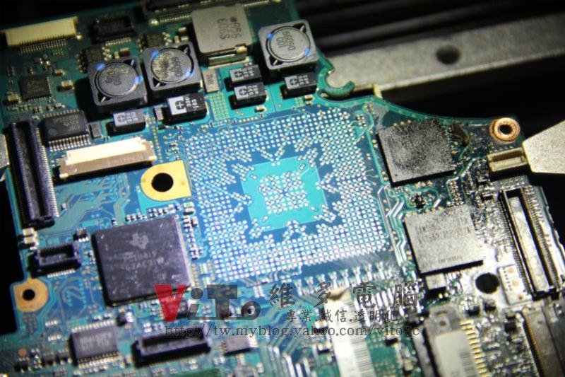 VAIO VGN-SZ476N 破圖畫面異常、顯示卡GO7400、顯示卡記憶體、開機迴路多種故障維修實例 GO7400 晶片,BGA拆焊後的樣子