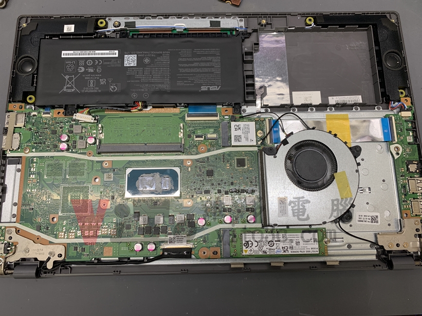 ASUS X515E 別家退件來找我們?焊點斷線修補實例|台中、彰化筆電維修 ASUS X515E 筆電拆機後內部結構