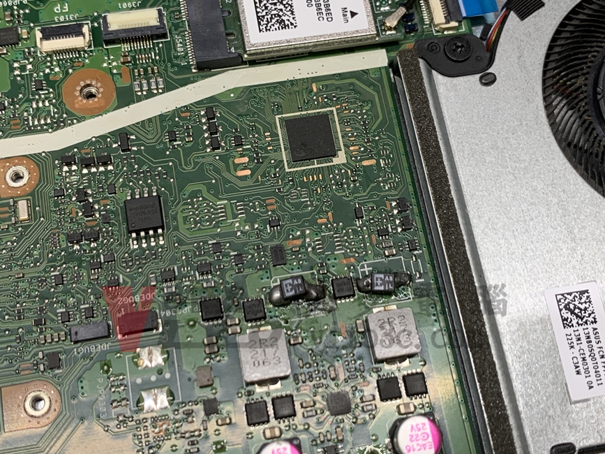 ASUS X515E 別家退件來找我們?焊點斷線修補實例|台中、彰化筆電維修 ASUS X515E 待機供電電容焊接不良的情況