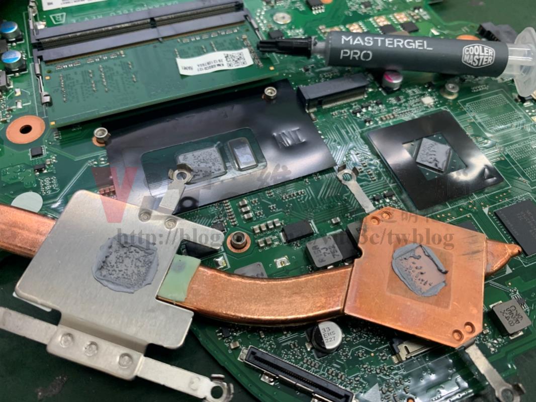 筆電維修:ACER F5-573G 不過電,無法開機,按電源無反應,供電異常維修案例 ACER F5-573G 更換全新散熱膏