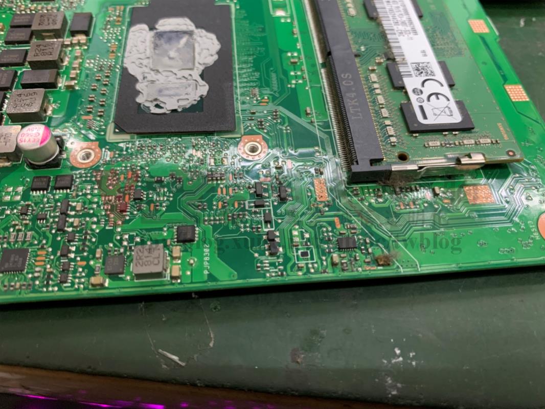 華碩 ASUS X560U 主機板不能開機的通病問題維修 ASUS X560U 主機板卡灰塵 造成零件受潮