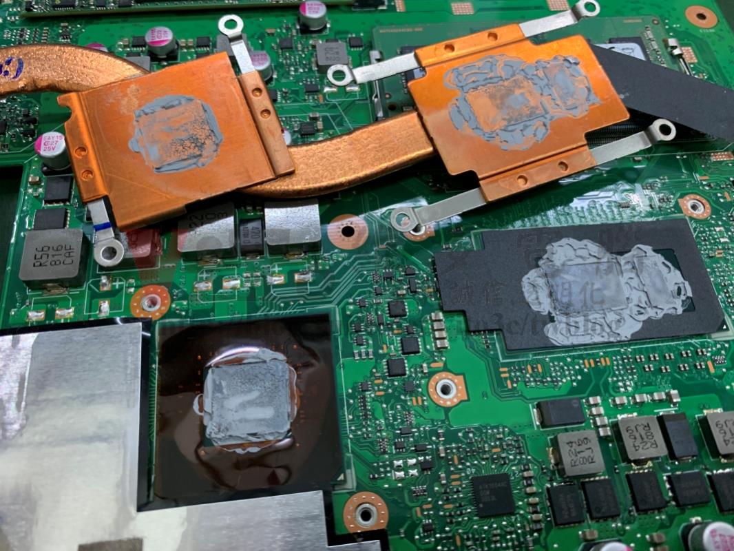 華碩 ASUS X560U CPU與顯示卡散熱膏乾掉 CPU與GPU散熱膏乾掉