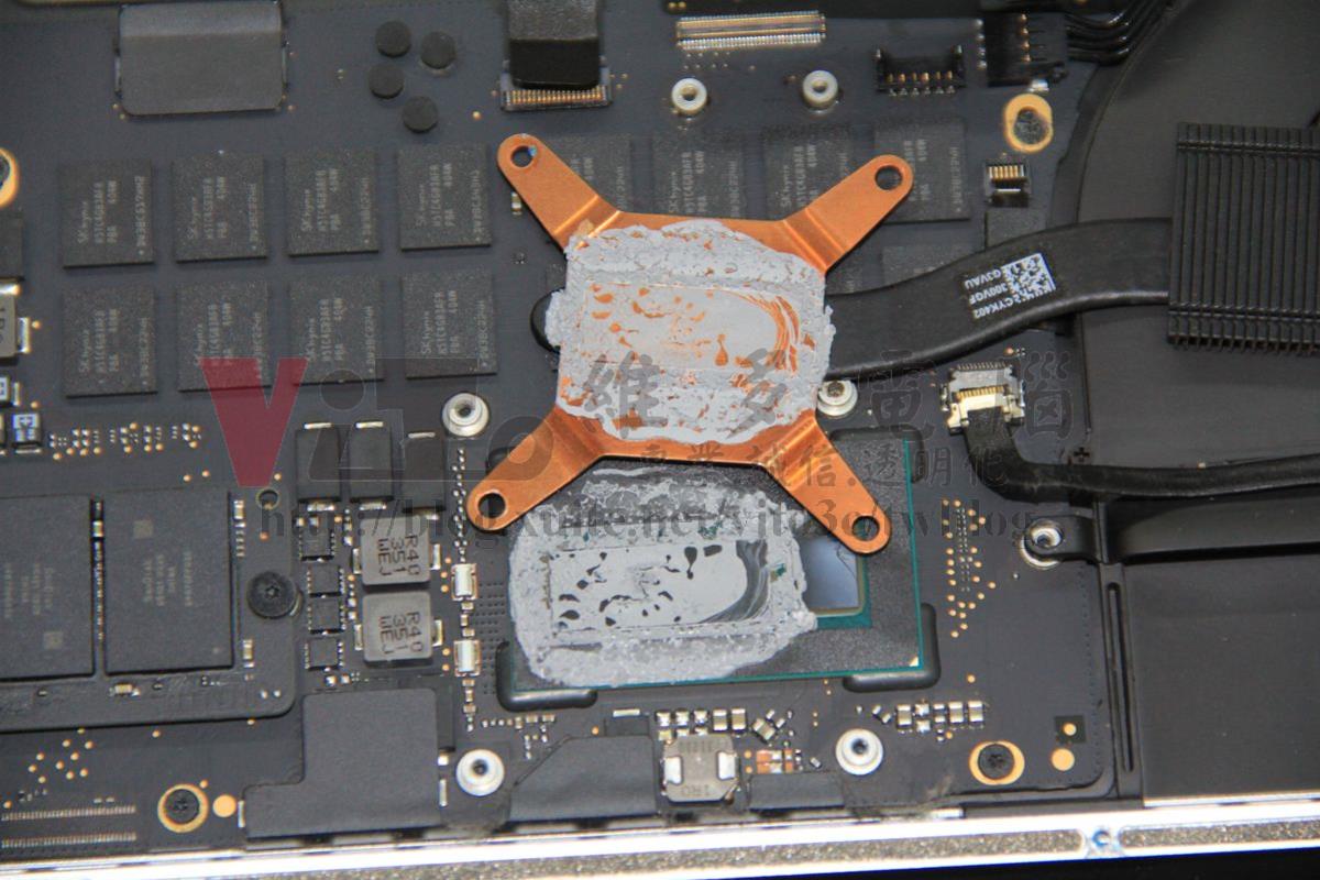 Macbook Pro 13 A1502 充電燈不亮,無法開機,不能啟動,筆電維修案例 MacBook Pro 13吋 A1502 2014年 CPU散熱膏乾掉 失效
