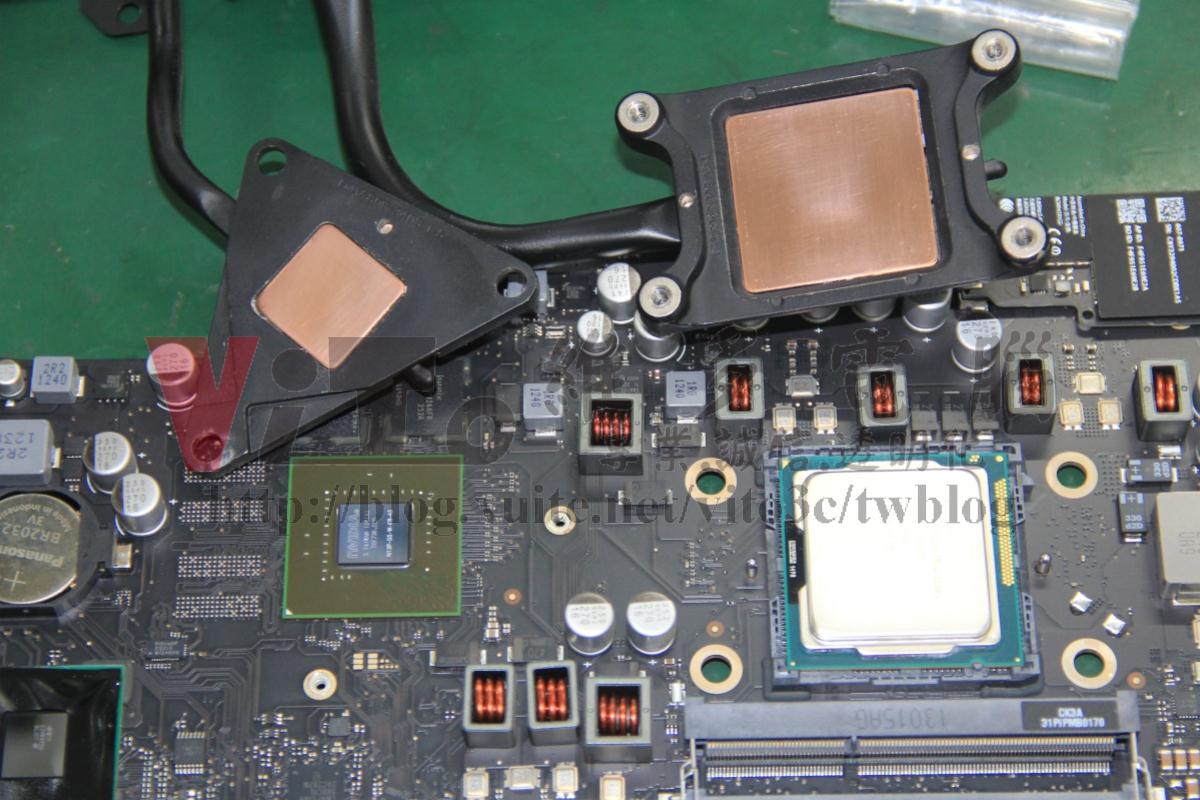 iMac 21吋 A1418 不能開機 不過電 按電源開關無反應 無法啟動 主機板故障維修案例 iMac 21吋 A1418 清理乾掉的散熱膏