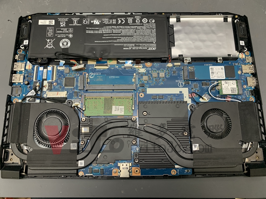 ACER AN515-56 筆電螢幕故障,導致 CPU 損壞的維修實例 | 台中、彰化專業維修 拆機後的內部結構