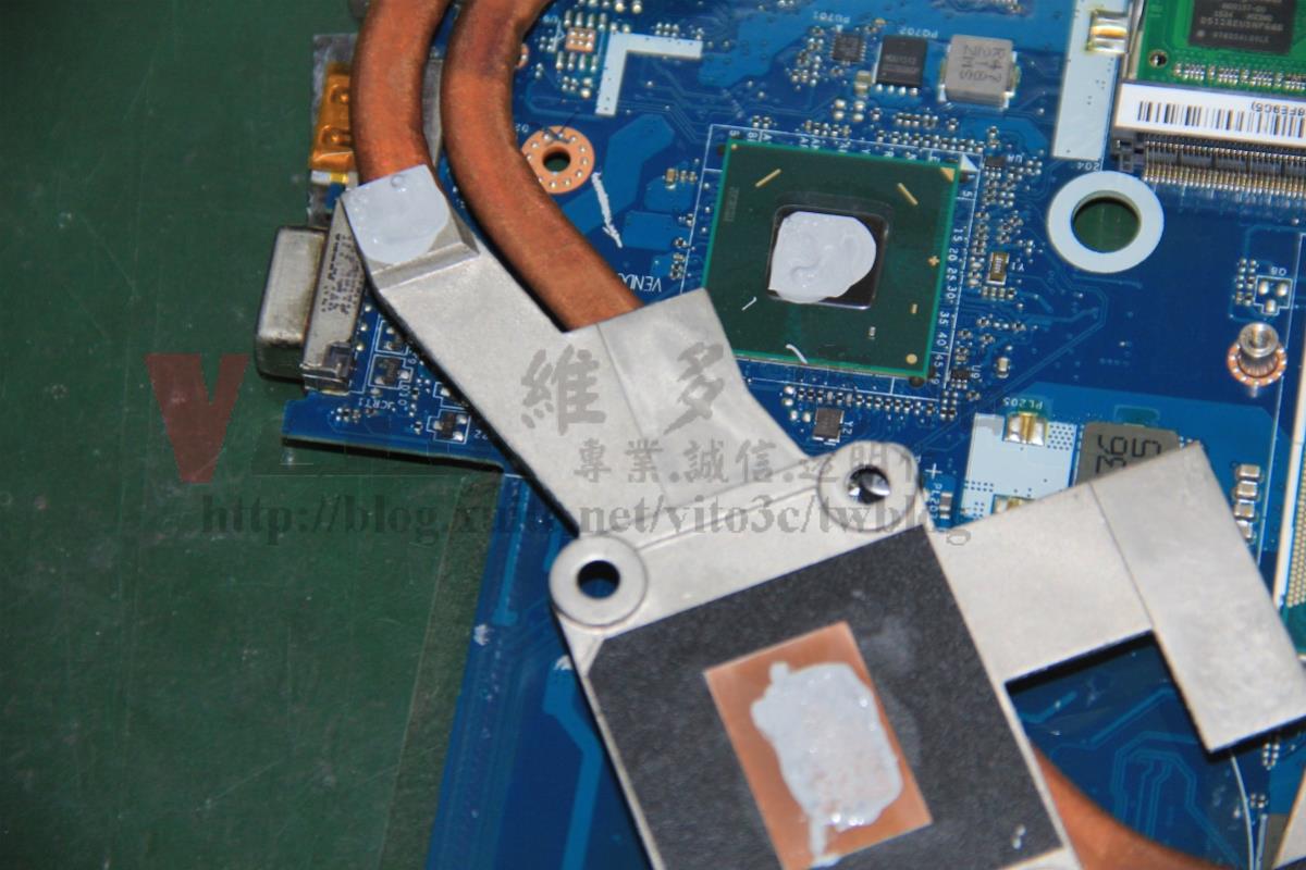 ASUS A45V KASUS A45V K45VM 南橋晶片 導熱貼片更換45VM (9) ASUS A45V K45VM PCH晶片原導熱貼片被移除