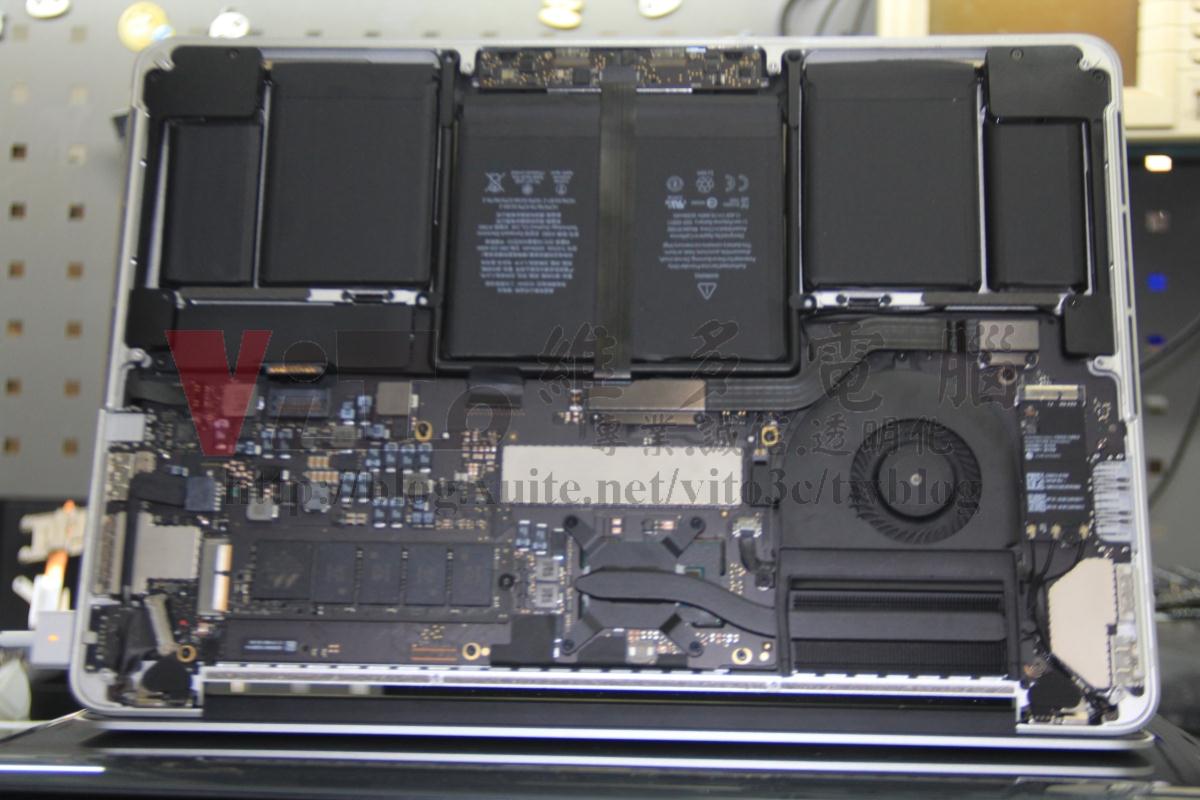 Macbook Pro A1502 進水維修:主機板、鍵盤、螢幕維修實例|台中、彰化筆電維修 Macbook Pro A1502內部結構