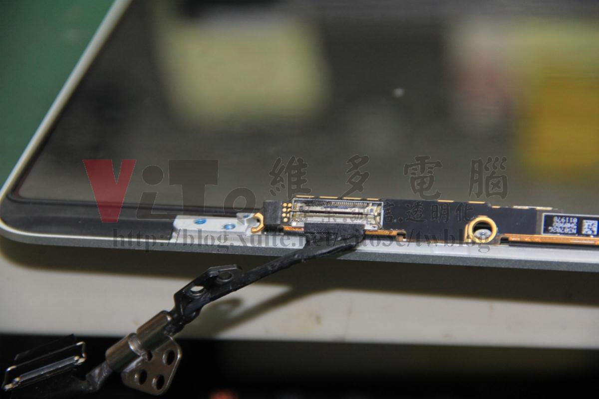 Macbook Pro A1502 進水維修:主機板、鍵盤、螢幕維修實例|台中、彰化筆電維修 LCD排線氧化