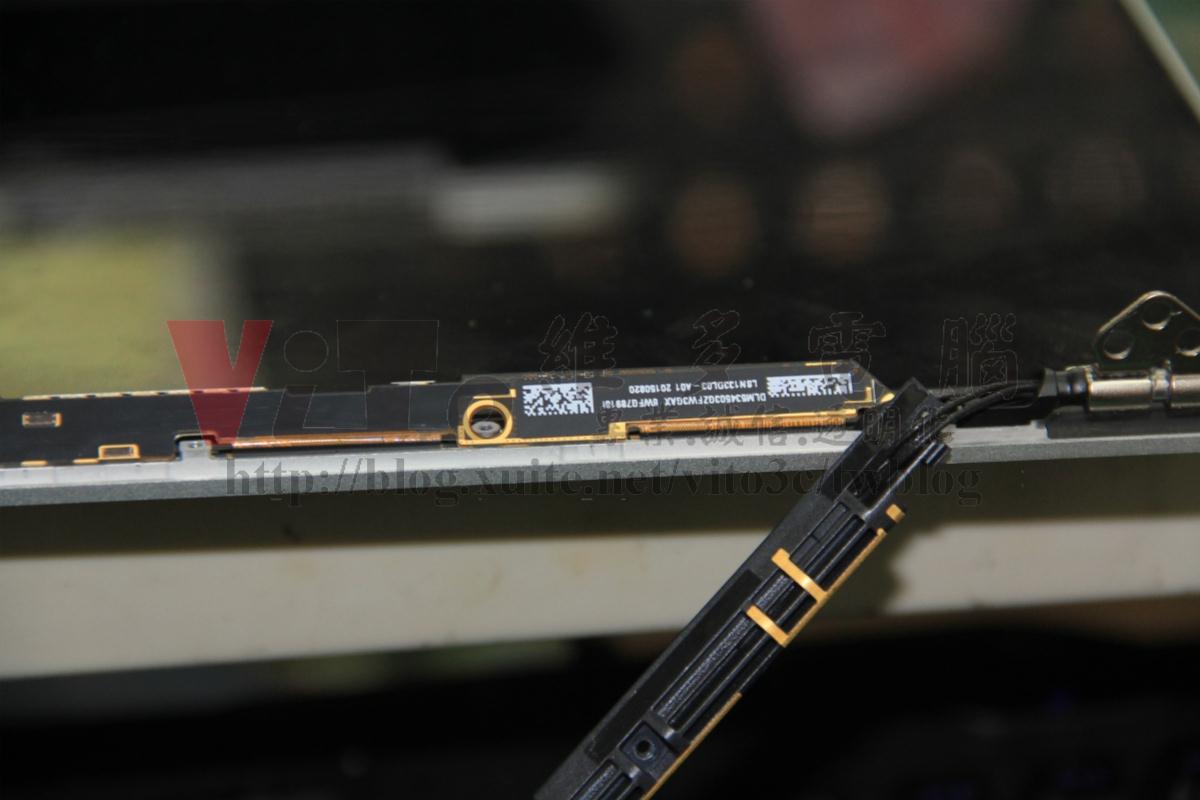 Macbook Pro A1502 進水維修:主機板、鍵盤、螢幕維修實例|台中、彰化筆電維修 LCD插座氧化