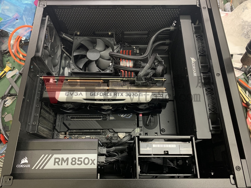 筆電散熱大解密:On-board CPU 真的容易過熱嗎? PC主機安裝水冷後,又加裝一個風扇幫CPU周邊供電散熱