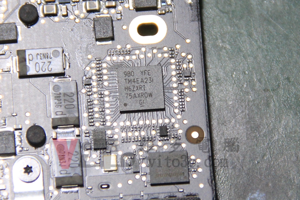 Macbook Pro 13寸 2017年 A1708 不能開機、不過電?SMC晶片故障維修實例|台中、彰化筆電維修 Macbook Pro 13寸 2017年 A1708 不能開機、不過電?SMC晶片故障維修實例|台中、彰化筆電維修