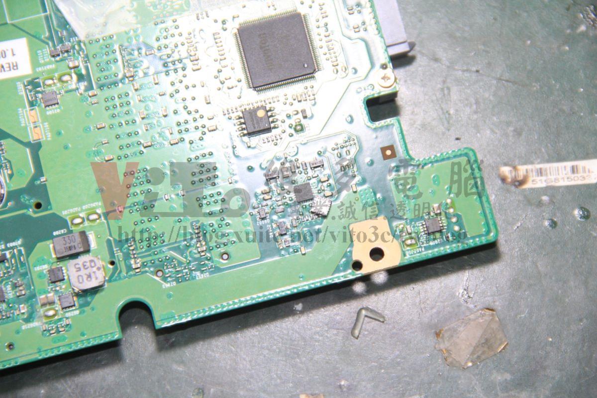 TOSHIBA L50-A IC更換 TOSHIBA L50-A 主機板上的充電管理IC更換