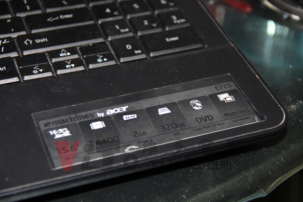 eMachines E725 USB插座更換維修實例|台中、彰化筆電維修 eMachines by acer E725 (正面標籤)