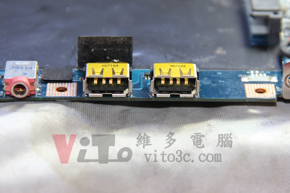 eMachines E725 USB插座更換維修實例|台中、彰化筆電維修 eMachines E725 換上全新的USB插座