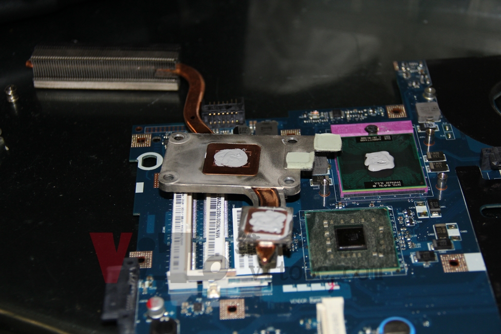 eMachines E725 USB插座更換維修實例|台中、彰化筆電維修 eMachines E725 更換散熱膏,北橋改裝銅片增加導熱能力