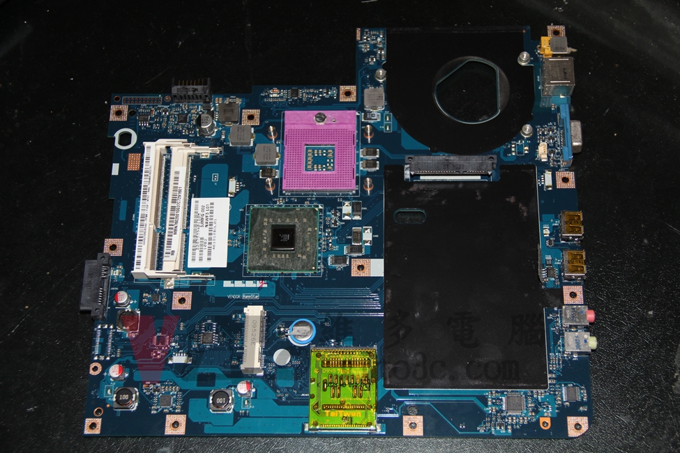 eMachines E725 USB插座更換維修實例|台中、彰化筆電維修 eMachines E725 主機板正面