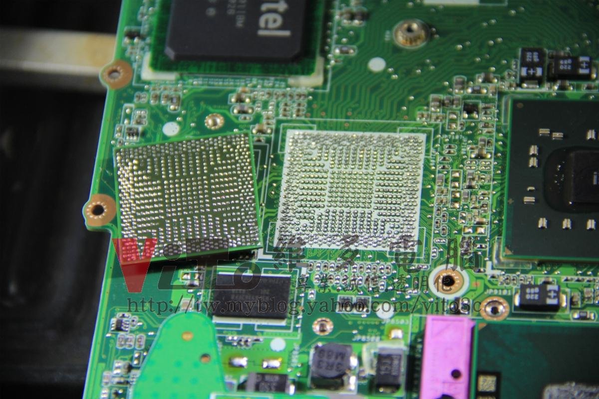 Acer Gateway JM30 BGA焊接拆除顯示卡晶片底部的殘錫狀況