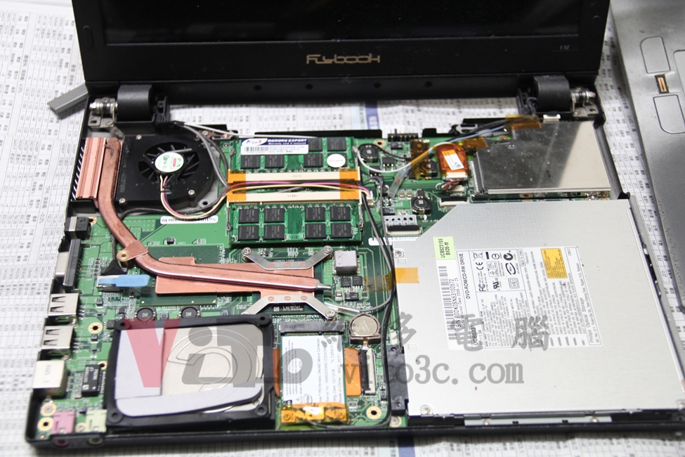 江川 FlyBook VM 不定時出現藍屏、當機重啟、BGA焊接維修實例|台中、彰化筆電維修 FlyBook VM 內部構造