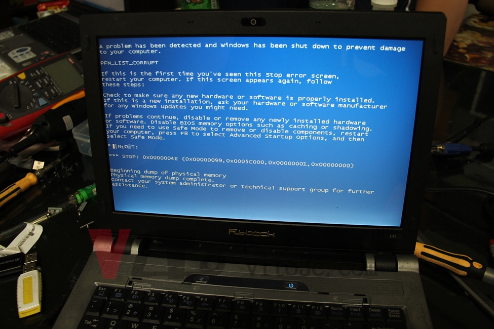 江川 FlyBook VM 不定時出現藍屏、當機重啟、BGA焊接維修實例|台中、彰化筆電維修 FlyBook VM 藍白畫面