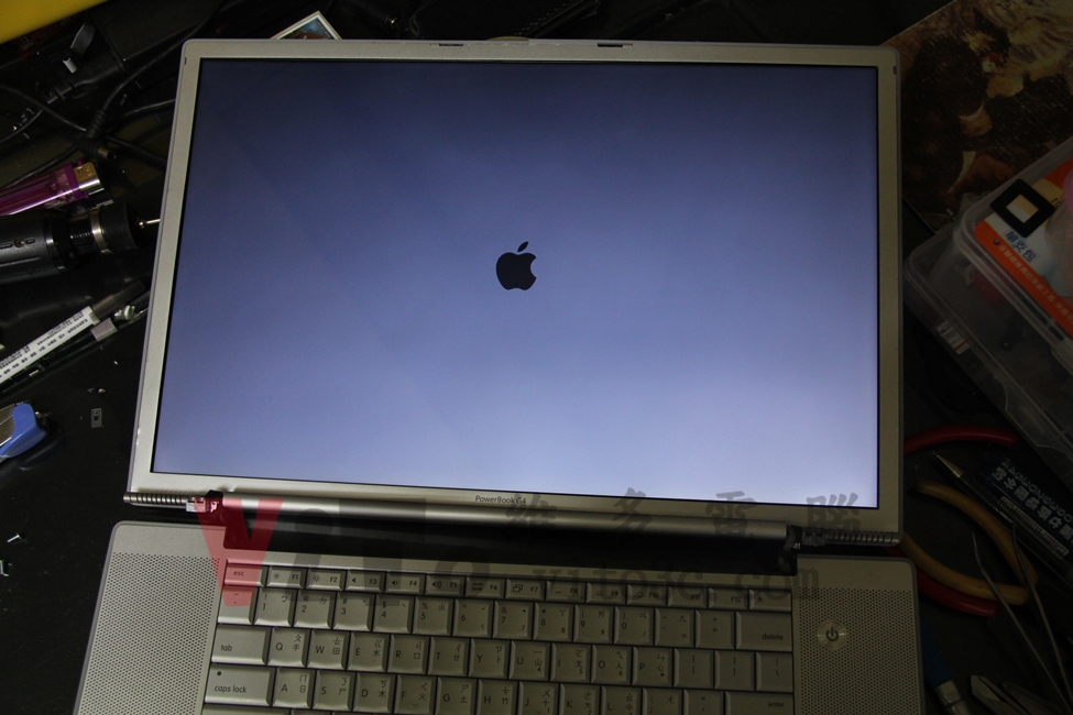 蘋果 Apple PowerBook G4 17寸 2003年 開機黑屏、有開機聲、無畫面顯示維修實例|台中、彰化筆電維修 蘋果 Apple PowerBook G4 17寸 2003年 開機黑屏、有開機聲、無畫面顯示維修實例|台中、彰化筆電維修