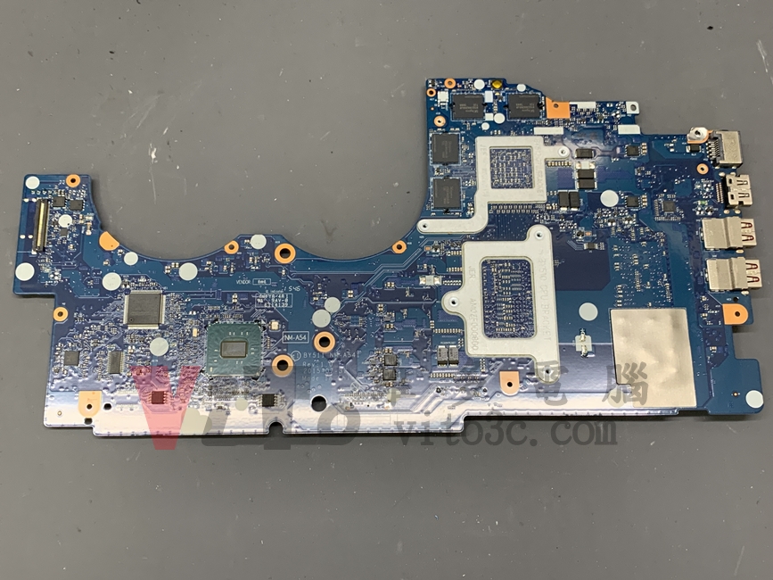 Lenovo Y700 進水、無法充電,主機板維修實例|台中、彰化筆電維修 Lenovo Y700 motherboard after cleaning