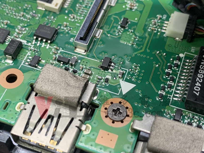 ASUS X571G 突然關機有燒焦味?主機板零件燒毀、轉軸補強維修實例|台中、彰化筆電維修 ASUS X571G 突然關機有燒焦味?主機板零件燒毀、轉軸補強維修實例|台中、彰化筆電維修