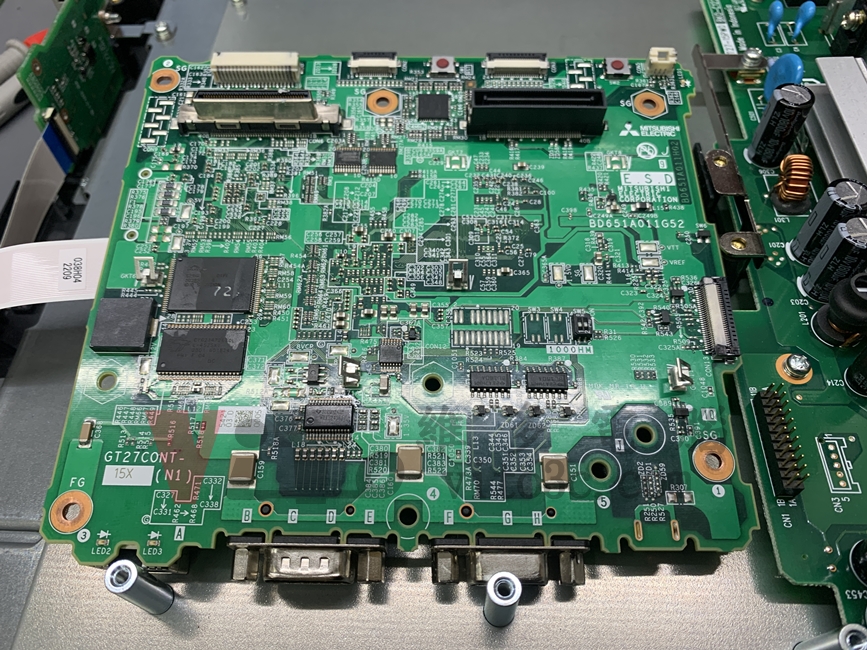 三菱 GT2715-XTBD 人機介面主機板維修