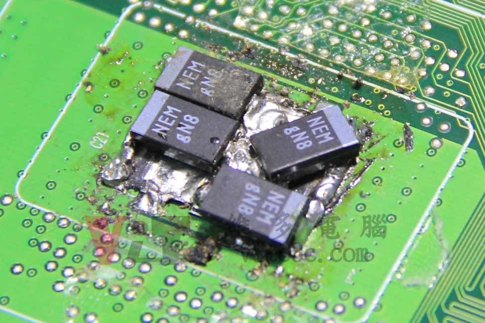 筆電黑屏、反覆開機、突然斷電?一顆大電容引發的通病解析與解法! ACER 6920G 固態電容焊接得歪七扭八