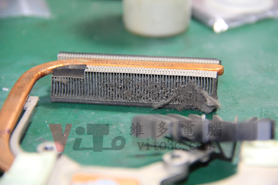 Acer 4736ZG 突然斷電關機、不定時關機、主機板維修實例(顯卡改裝銅片篇) Acer 4736ZG 突然斷電關機、不定時關機、主機板維修實例(顯卡改裝銅片篇)