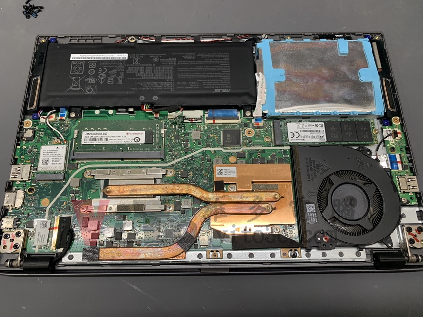ASUS X412F 不過電、無法開機?主機板與電池維修實例|台中、彰化筆電維修 ASUS X412F 筆電的內部結構