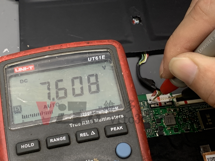 ASUS X412F 不過電、無法開機?主機板與電池維修實例|台中、彰化筆電維修 ASUS X412F 重新觸發後電池可以上電到7.608V