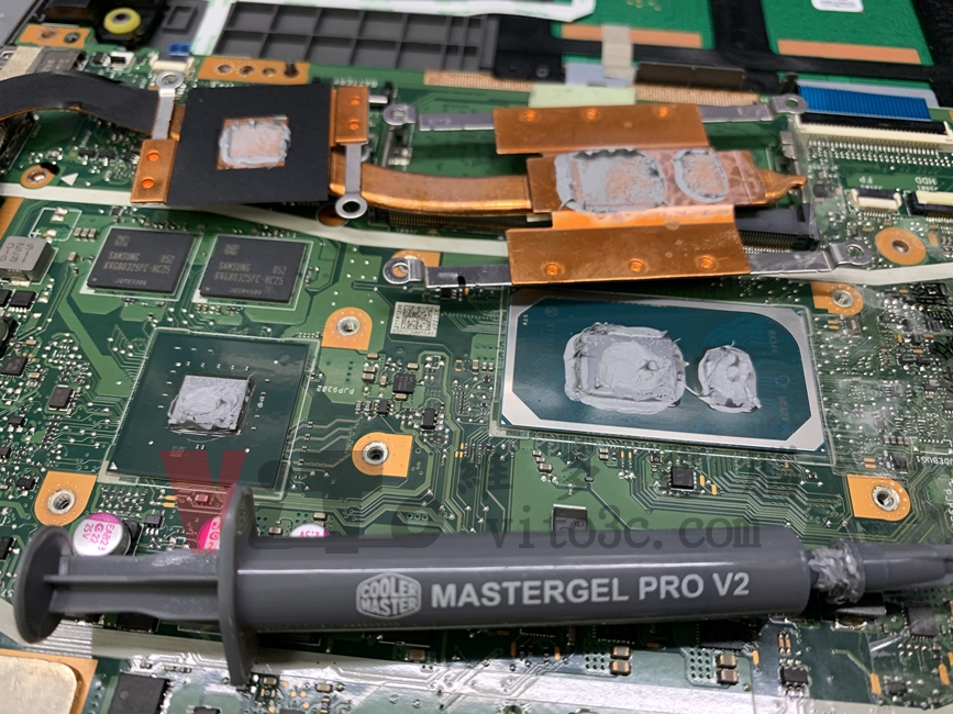 ASUS X515E 開機幾秒就斷電關機?被別家退件後,完美修復實例|台中、彰化筆電維修 ASUS X515E 更換全新的散熱膏,並壓印是否塗抹均勻
