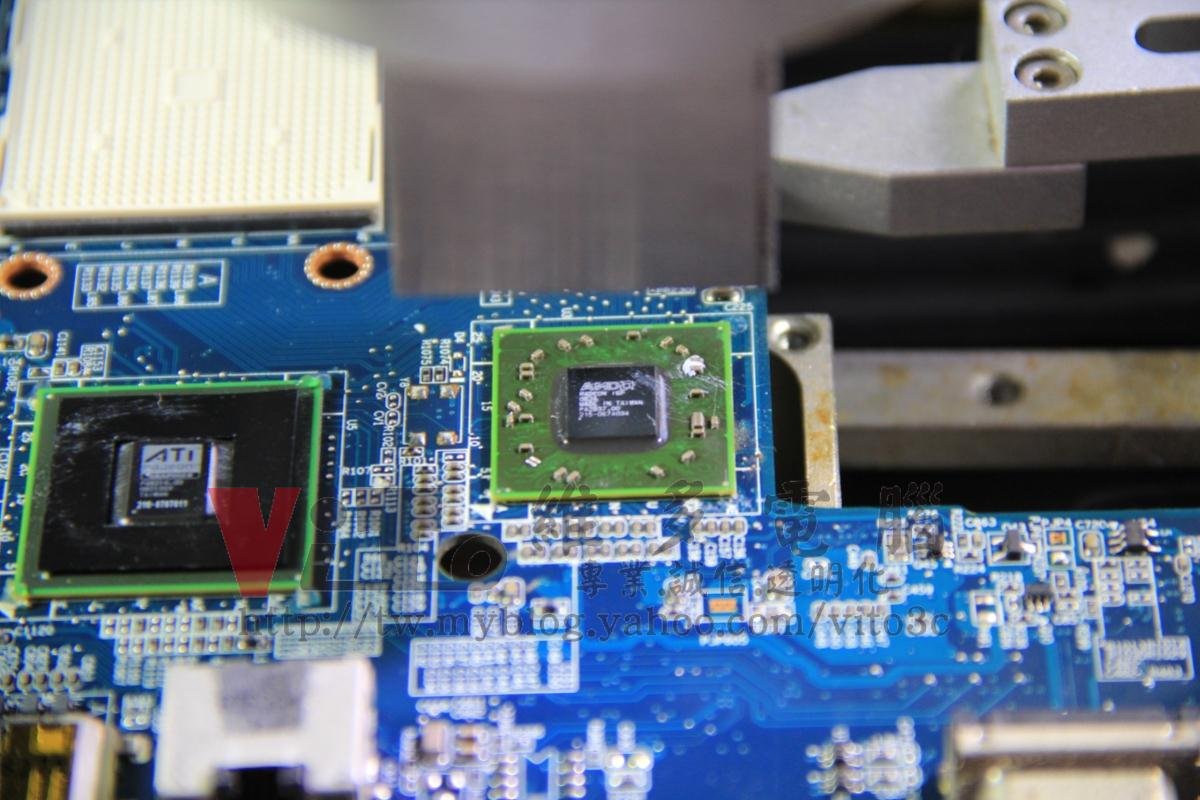 COMPAQ CQ40-411AX Caps lock燈號閃爍、開機黑屏,北橋晶片維修實例|台中、彰化筆電維修 解焊北橋晶片前主機板樣貌