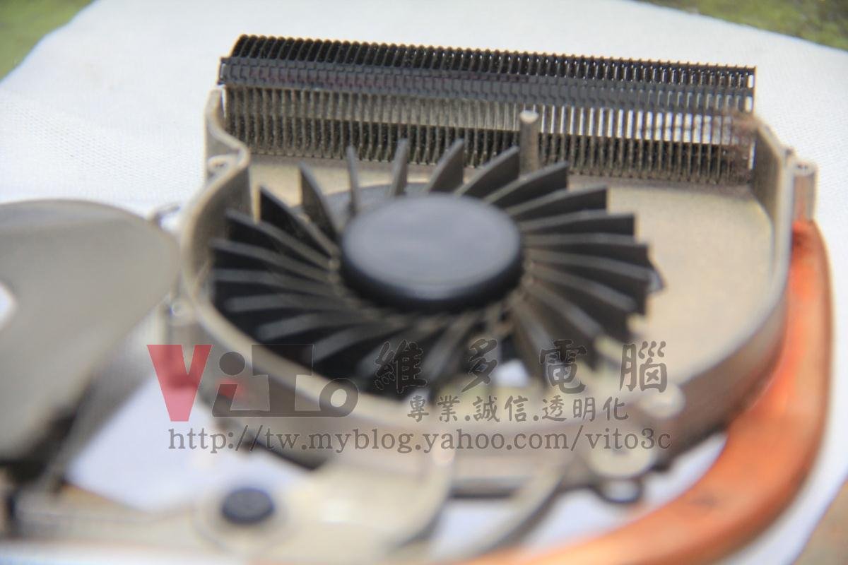 COMPAQ CQ40-411AX Caps lock燈號閃爍、開機黑屏,北橋晶片維修實例|台中、彰化筆電維修 COMPAQ CQ40-411AX 清潔後的風扇與散熱器