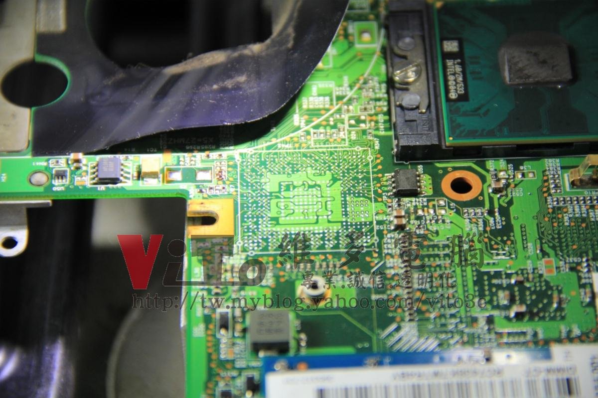 HP dv2103TX 開機一長兩短警告音?顯示卡故障通病維修實例|台中、彰化筆電維修 HP dv2103TX 主機板焊盤除錫與清潔過程