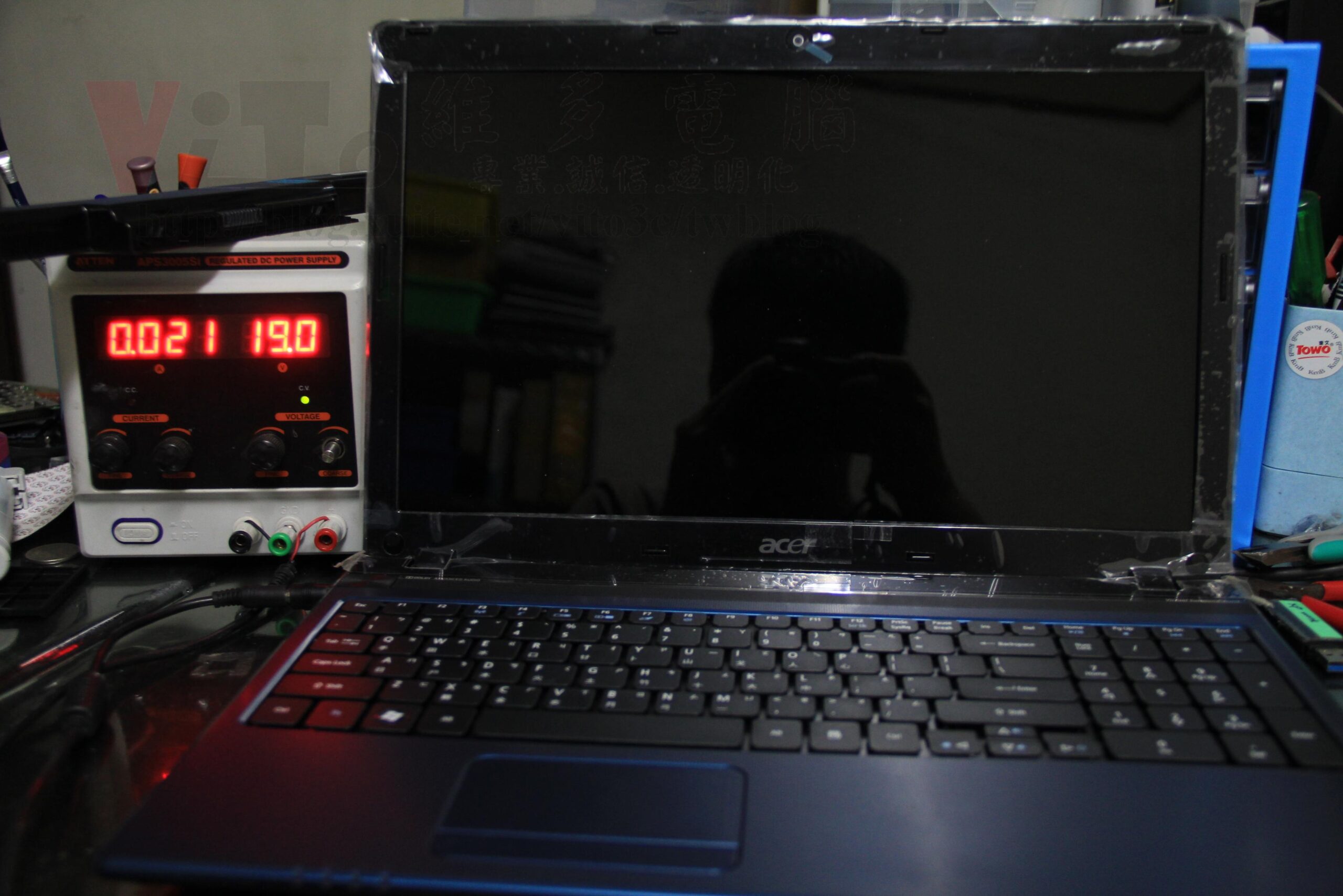 未裝電池時的待機電流測試畫面（約50mA）