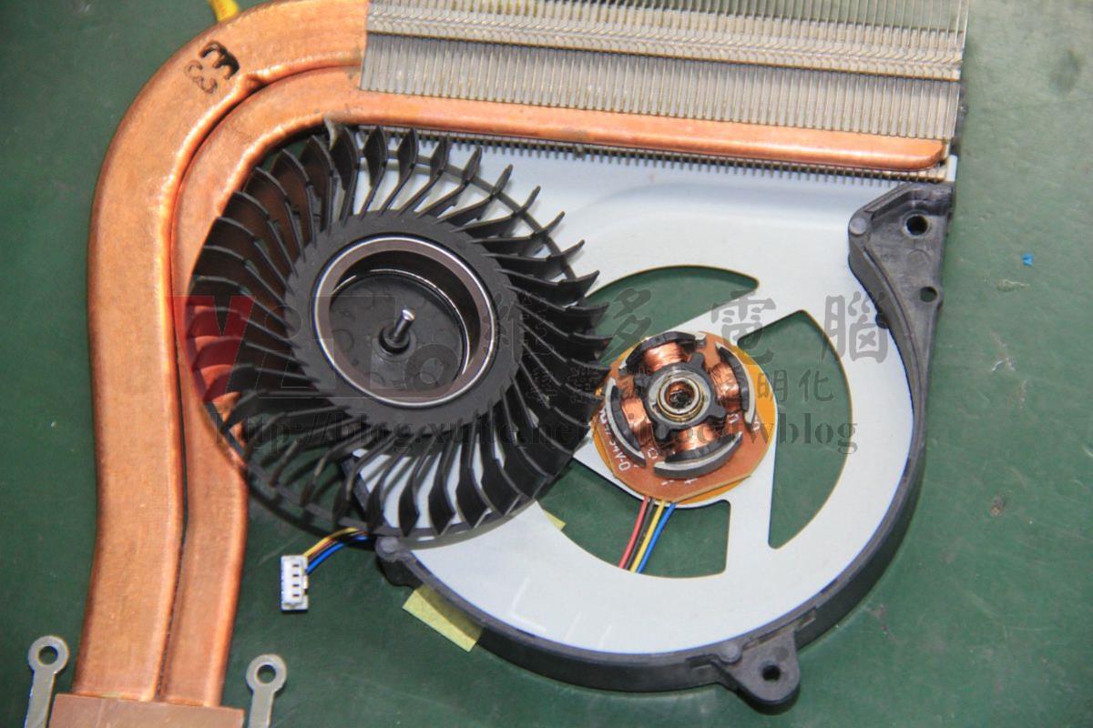ASUS X550V 不能開機?無電源反應、HM170 南橋故障維修實例|台中、彰化筆電專業維修 ASUS X550V 風扇軸心注入潤滑油脂,可降低未來故障機率