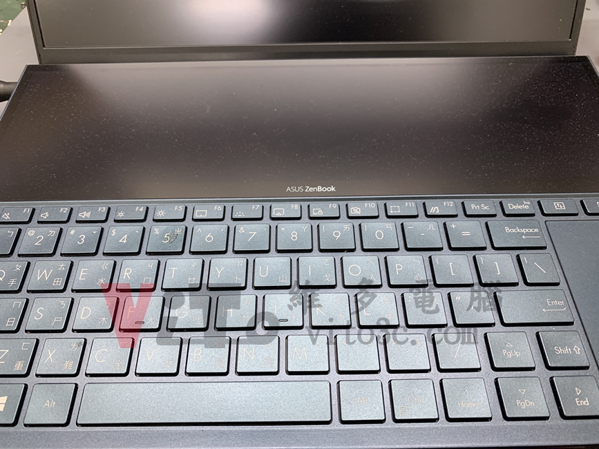 ASUS UX481F 螢幕破裂維修實例|台中、彰化筆電現場維修 ASUS UX481F 螢幕破裂維修實例|台中、彰化筆電現場維修