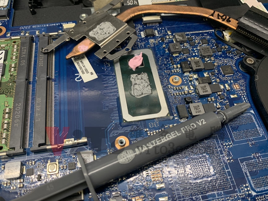 ACER TMP215-52 底部外殼分離災情、螢幕轉軸斷裂通病維修實例|台中、彰化筆電專業維修 ACER TMP215-52 底部外殼分離災情、螢幕轉軸斷裂通病維修實例|台中、彰化筆電專業維修