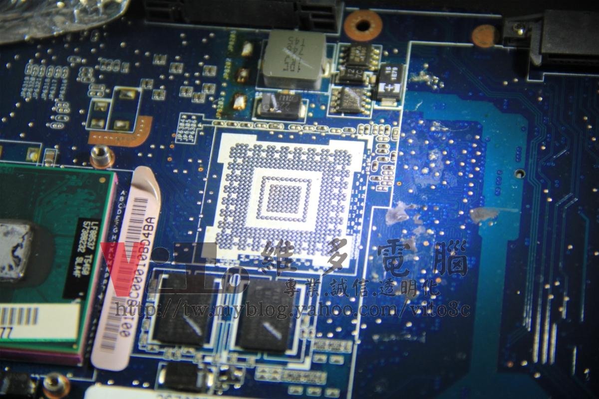 ASUS W7S 畫面線條破圖、顯示卡過熱故障、一直重開機維修實例|台中、彰化筆電專業維修 ASUS W7S 主機板焊盤除錫與清潔,並檢查有露銅等不良問題