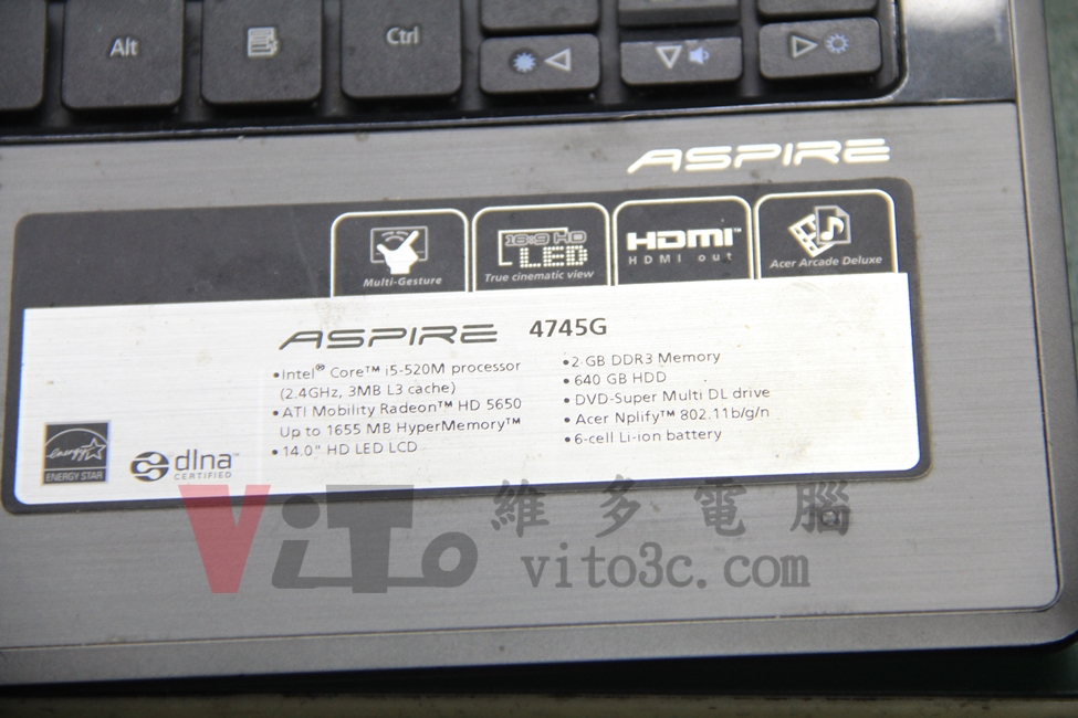 ACER 4745G 黑屏顯示異常怎麼辦?顯示卡過熱災情解析與 4 款共通筆電維修實例 ACER Aspire 4745G 筆電正面型號與規格標籤